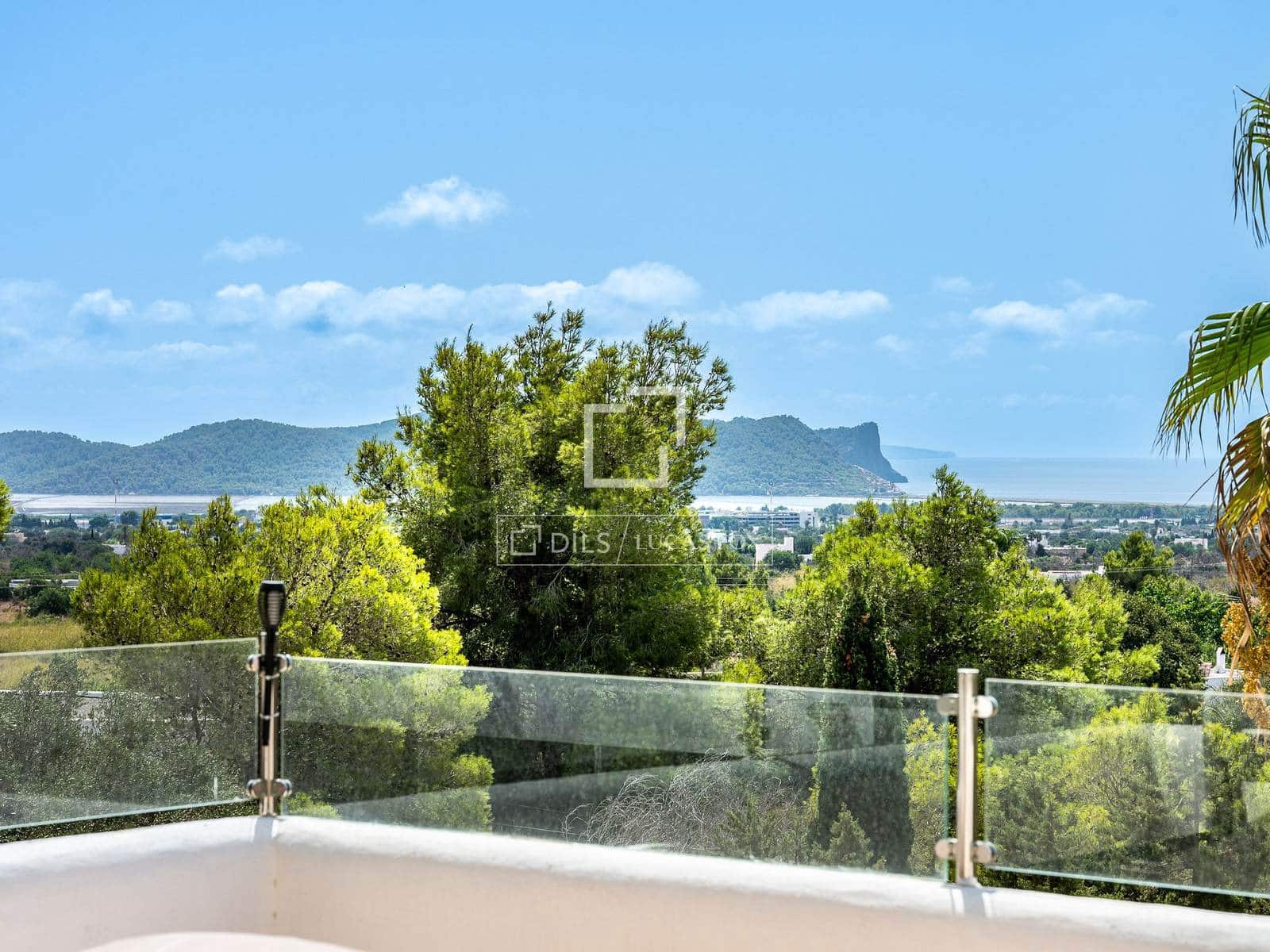 5 bedroom Villa for sale in Sant Jordi de Ses Salines with pool garage - € 2,750,000 (Ref: 10026479)