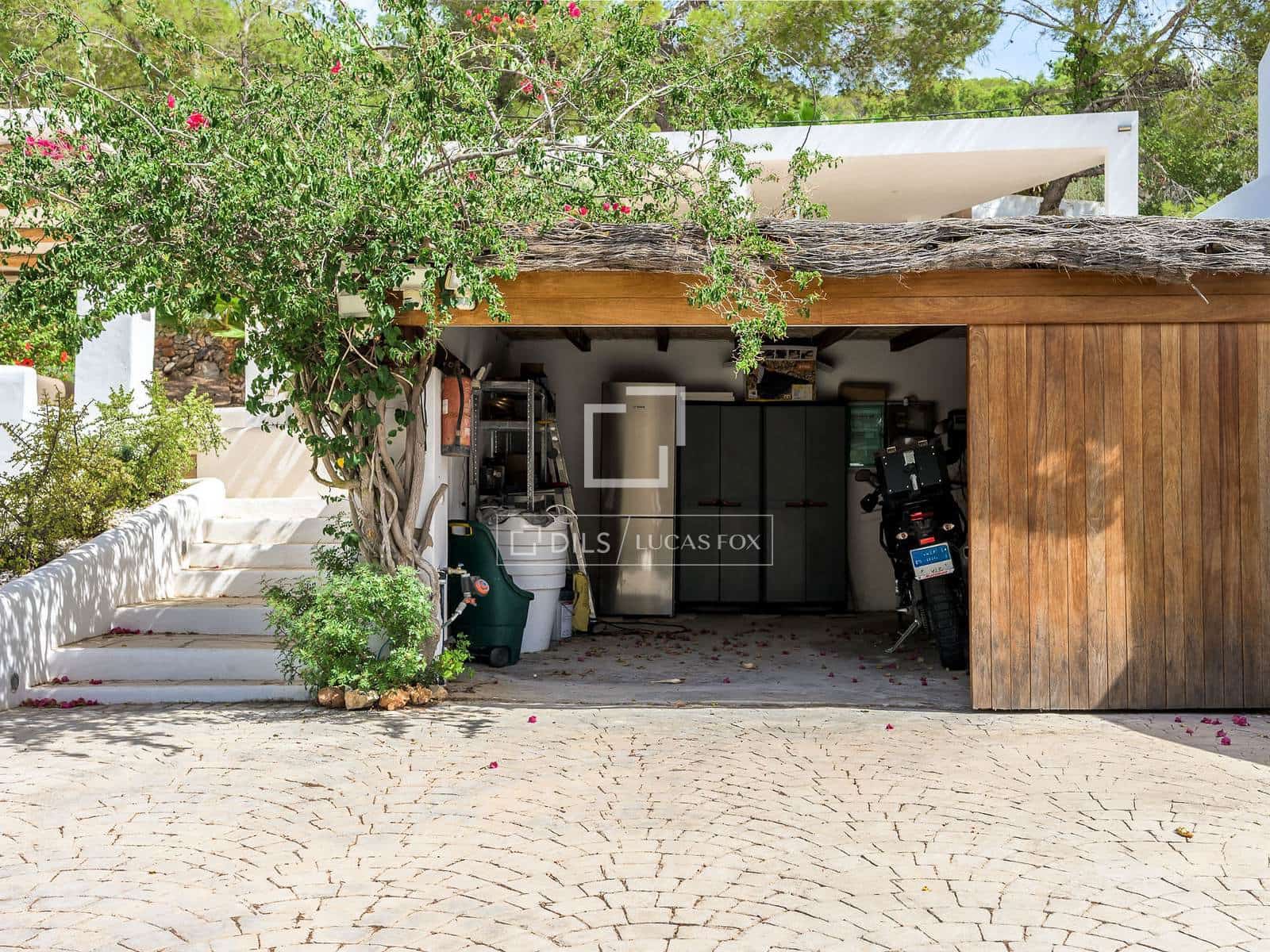 5 bedroom Villa for sale in Sant Jordi de Ses Salines with pool garage - € 2,750,000 (Ref: 10026479)