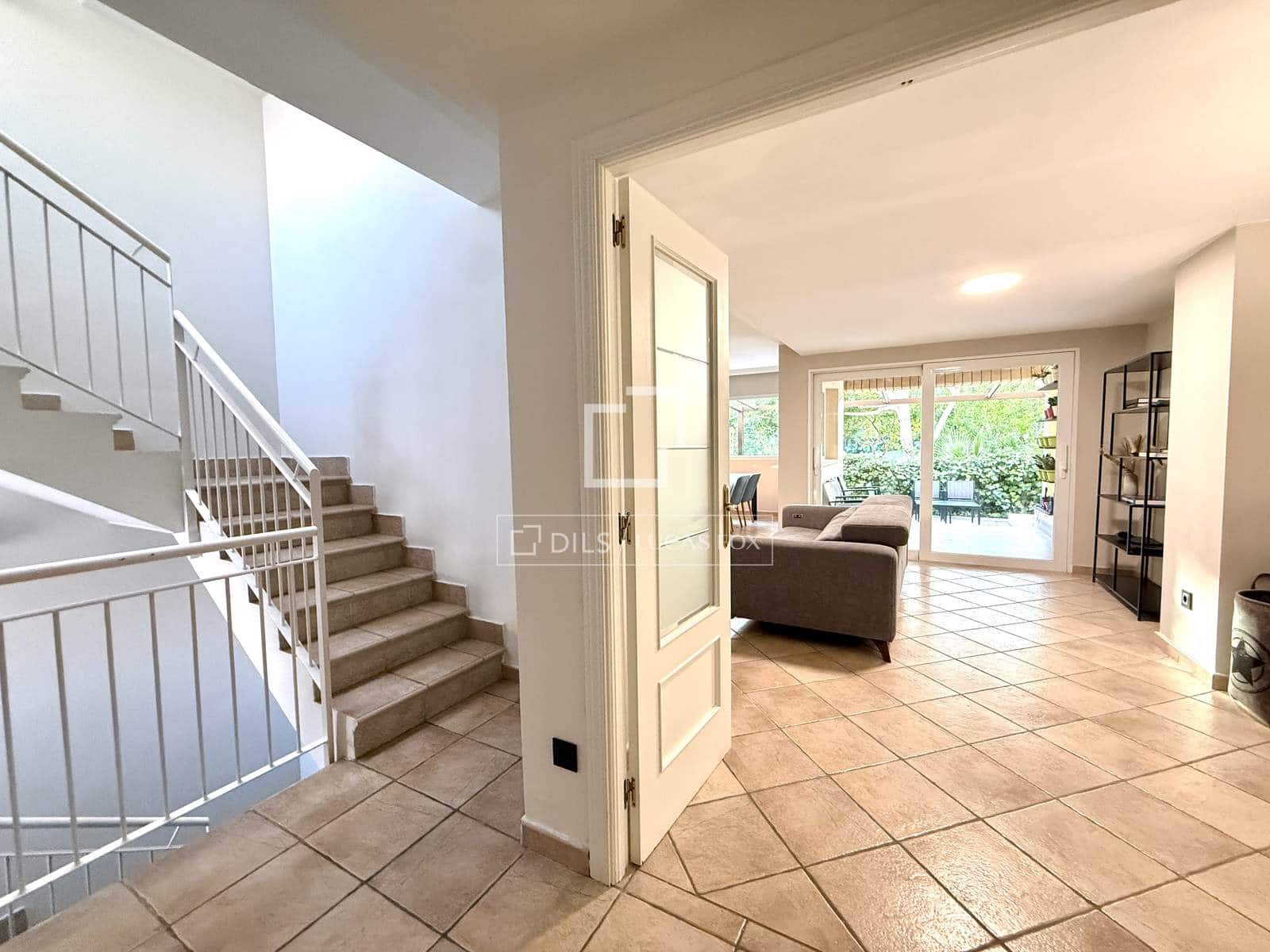 Chalet de 4 habitaciones en Alicante / Alacant ciudad en alquiler con piscina garaje - 3.500 € (Ref: 10026572)