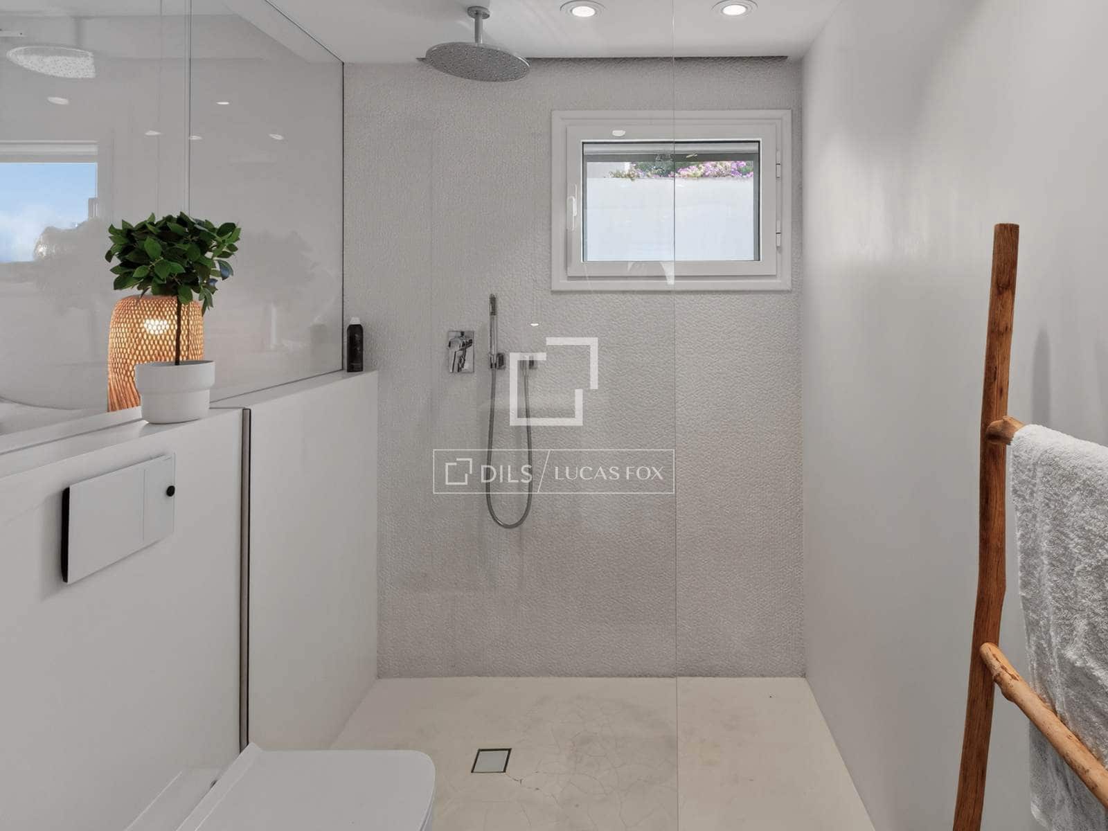 2 bedroom Apartment for sale in Calvia with pool garage - € 1,150,000 (Ref: 10030873)