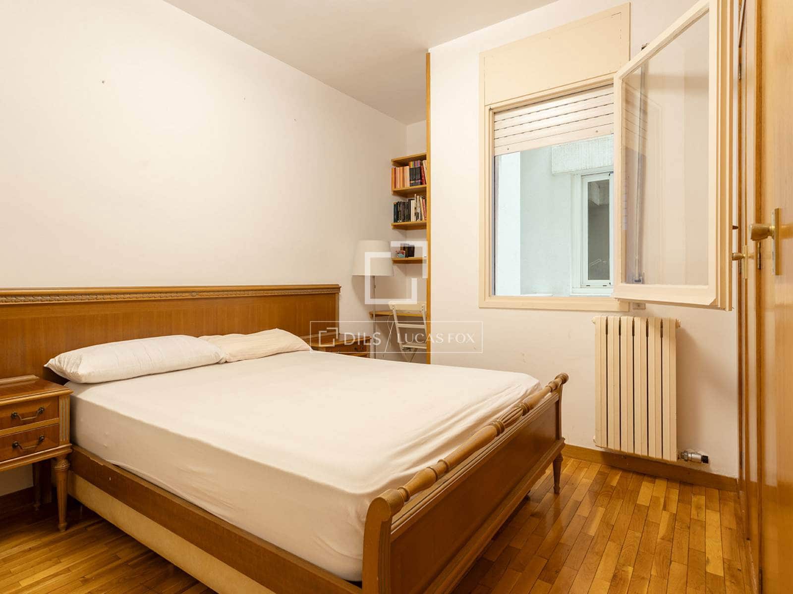 Apartamento de 4 habitaciones en Barcelona ciudad en venta con garaje - 985.000 € (Ref: 10030875)