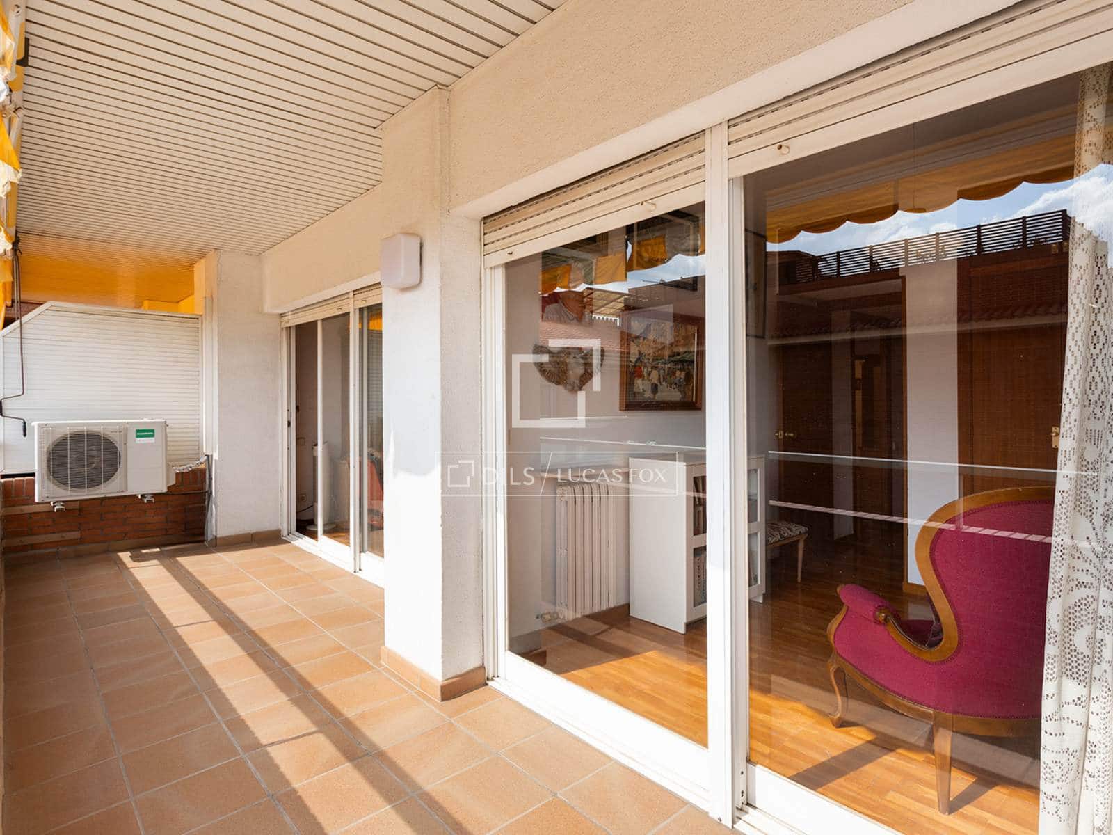 Apartamento de 4 habitaciones en Barcelona ciudad en venta con garaje - 985.000 € (Ref: 10030875)