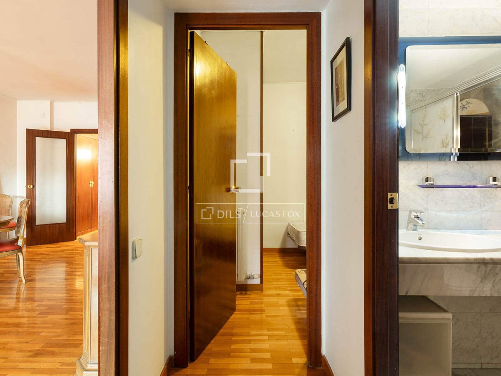 Apartamento de 4 habitaciones en Barcelona ciudad en venta con garaje - 985.000 € (Ref: 10030875)