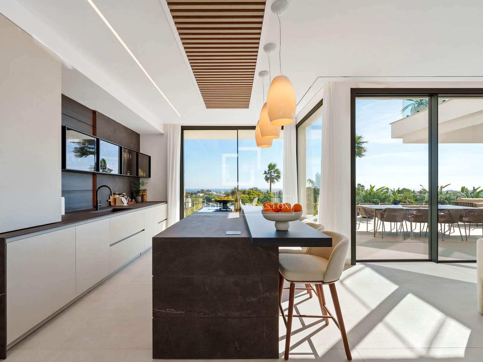 5 bedroom Villa for sale in Marbella with pool garage - € 5,195,000 (Ref: 10031151)