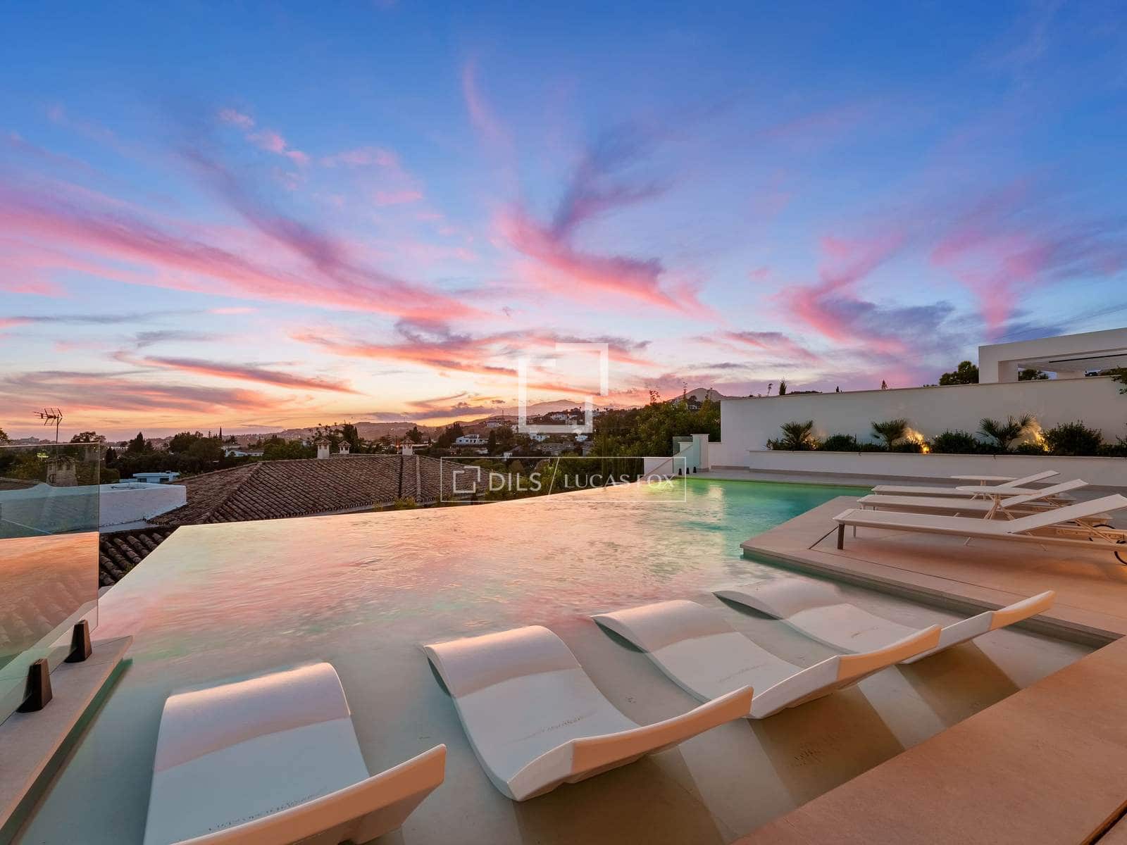 5 bedroom Villa for sale in Marbella with pool garage - € 5,195,000 (Ref: 10031151)