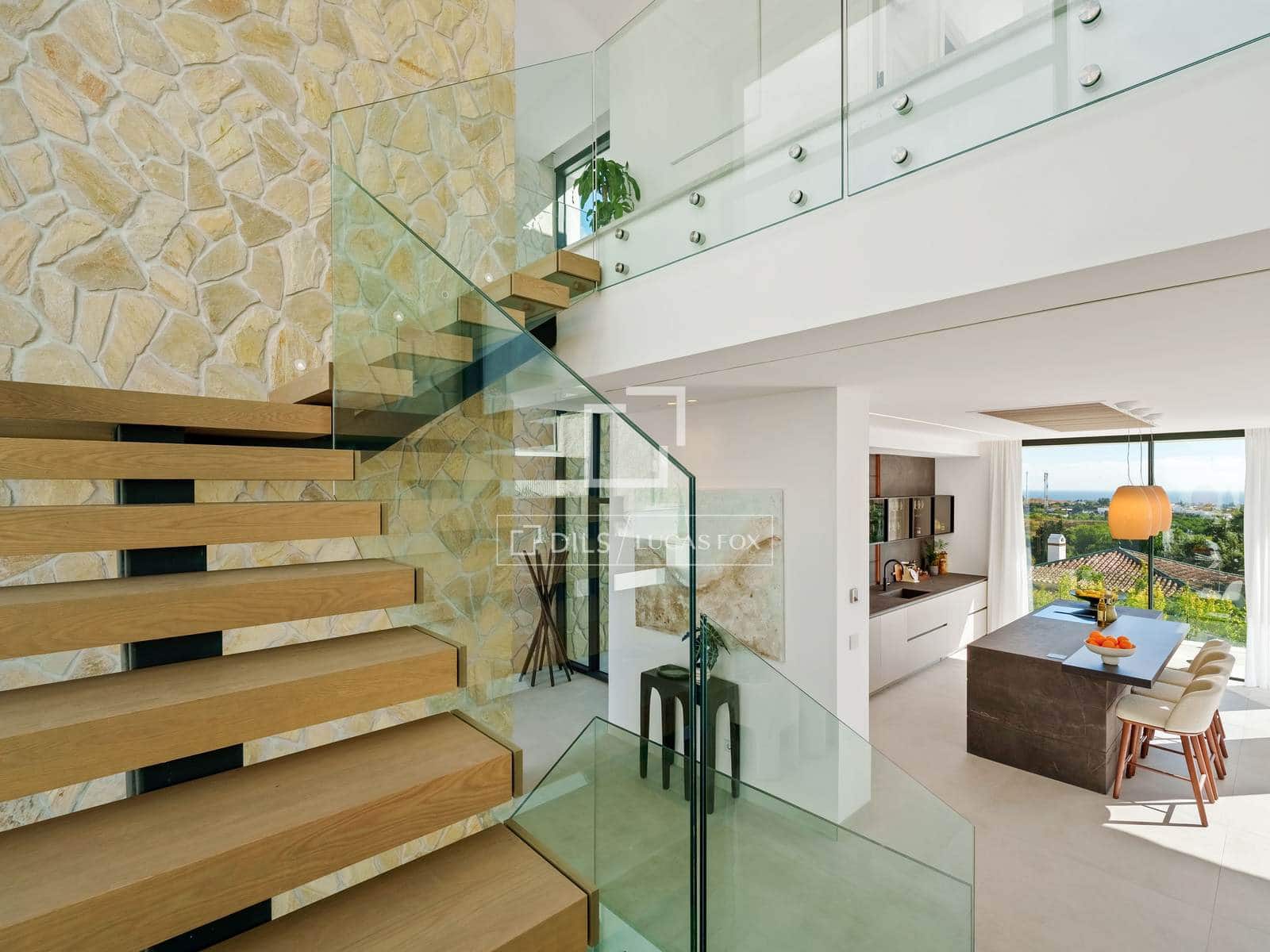 5 bedroom Villa for sale in Marbella with pool garage - € 5,195,000 (Ref: 10031151)