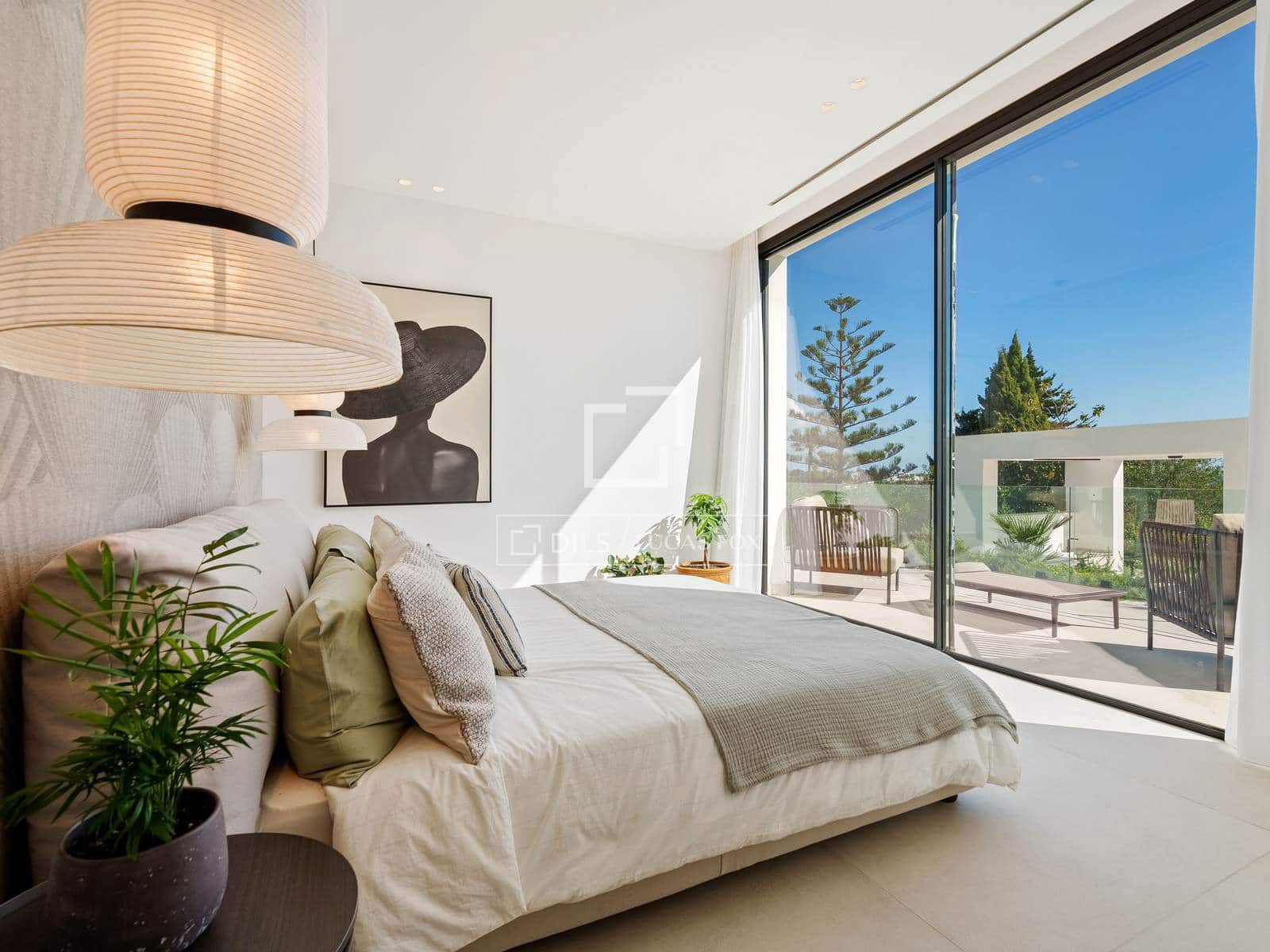 5 bedroom Villa for sale in Marbella with pool garage - € 5,195,000 (Ref: 10031151)