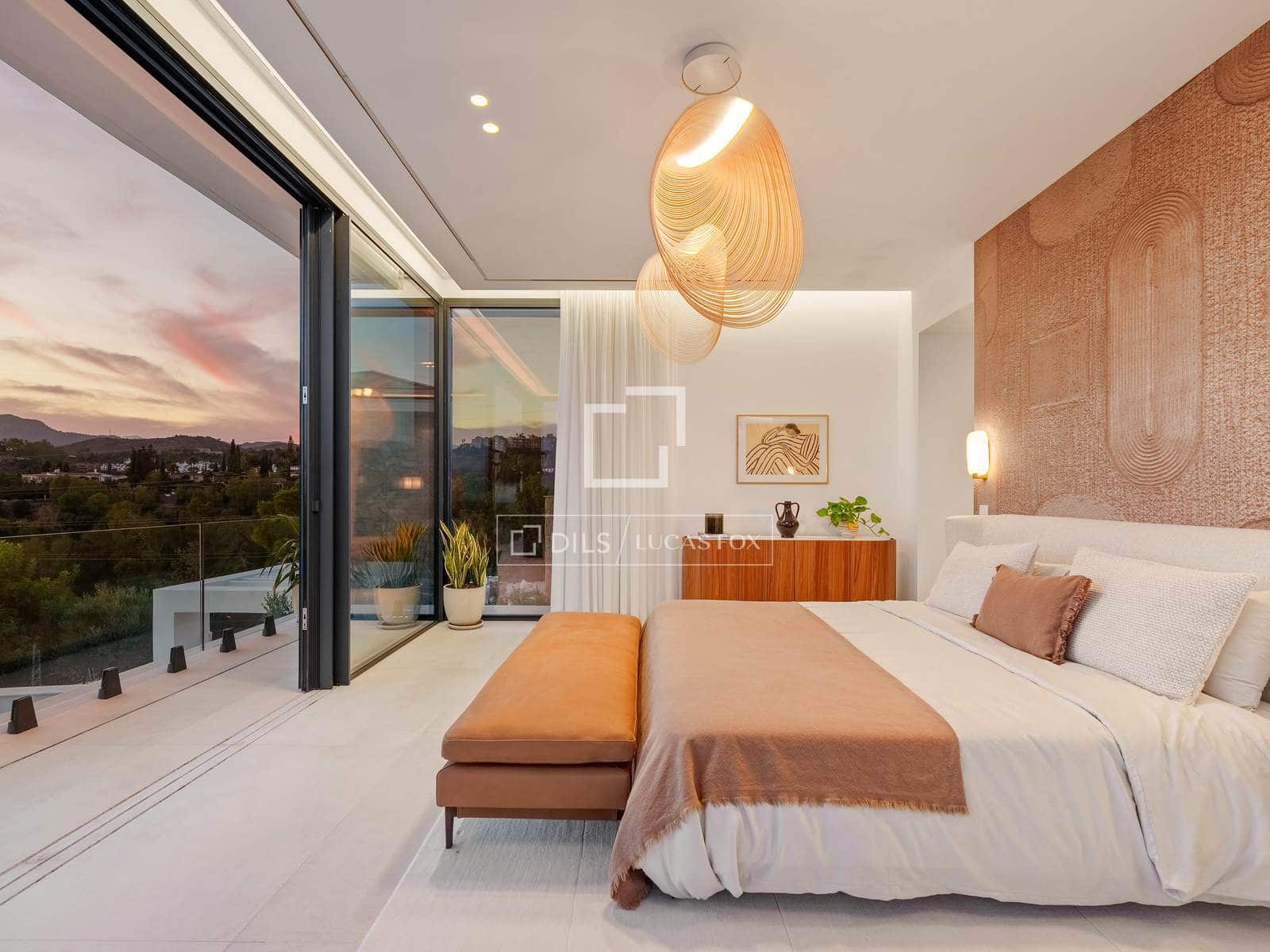 5 bedroom Villa for sale in Marbella with pool garage - € 5,195,000 (Ref: 10031151)