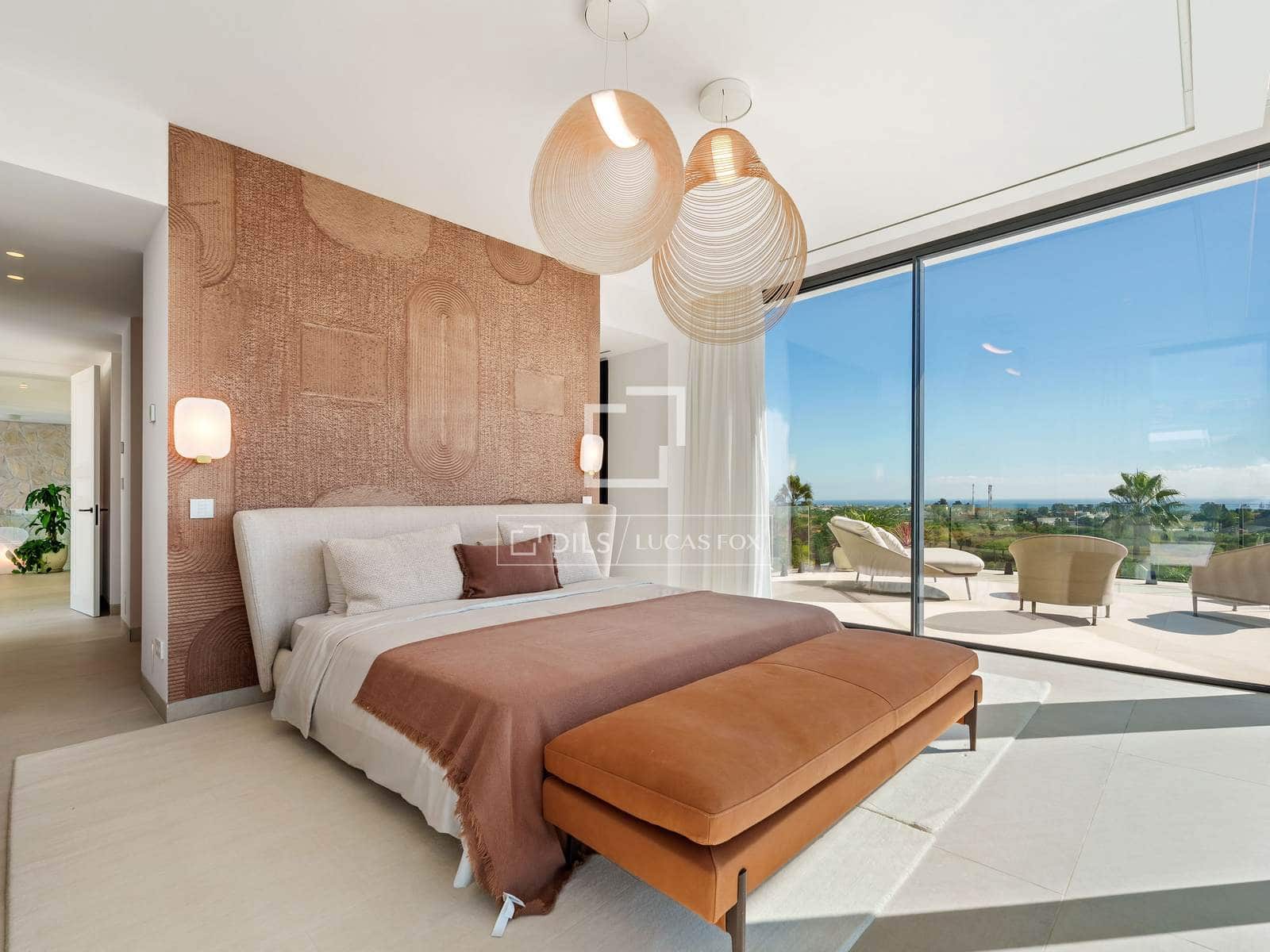 5 bedroom Villa for sale in Marbella with pool garage - € 5,195,000 (Ref: 10031151)