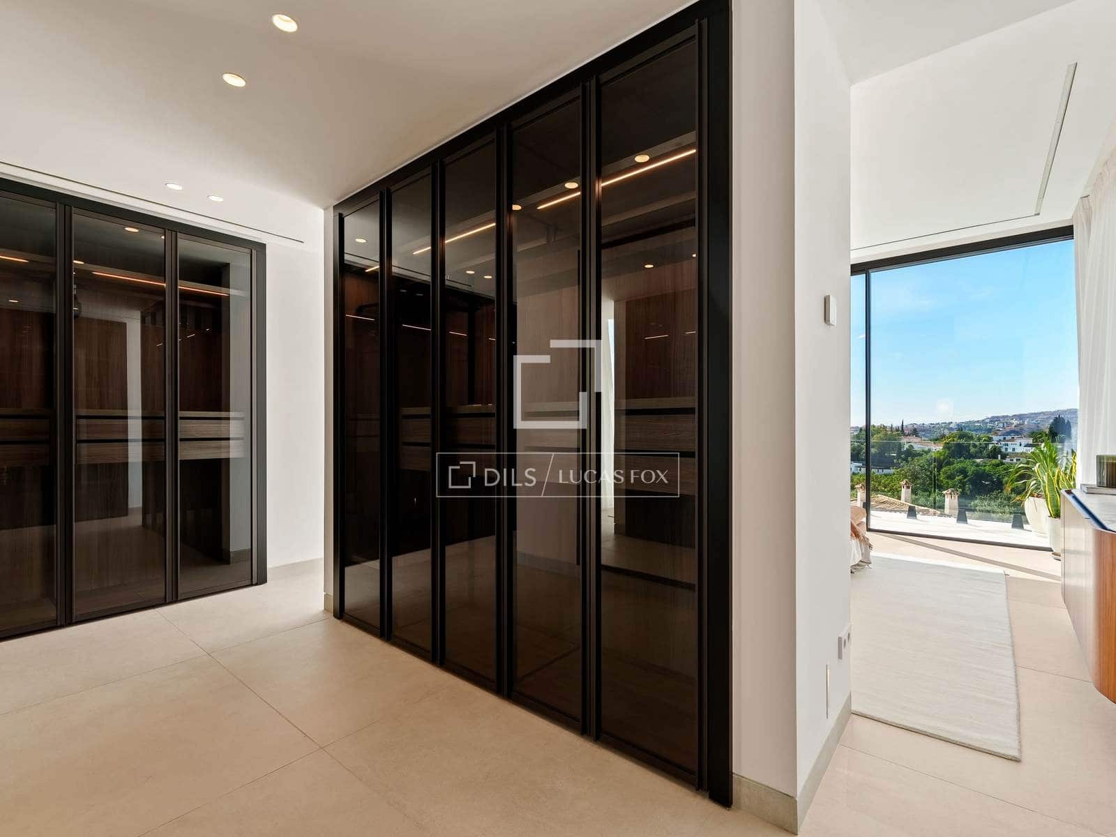5 bedroom Villa for sale in Marbella with pool garage - € 5,195,000 (Ref: 10031151)
