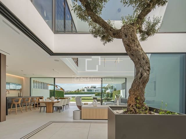 3 bedroom Villa for sale in Marbella with pool garage - € 6,300,000 (Ref: 10031152)