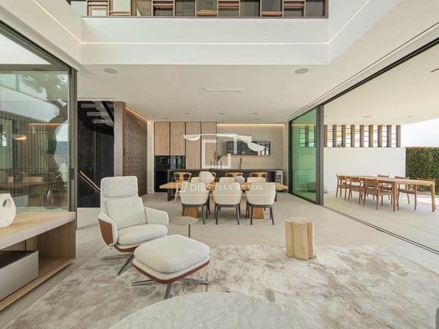 3 bedroom Villa for sale in Marbella with pool garage - € 6,300,000 (Ref: 10031152)