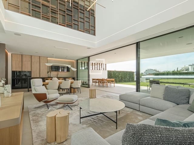3 bedroom Villa for sale in Marbella with pool garage - € 6,300,000 (Ref: 10031152)