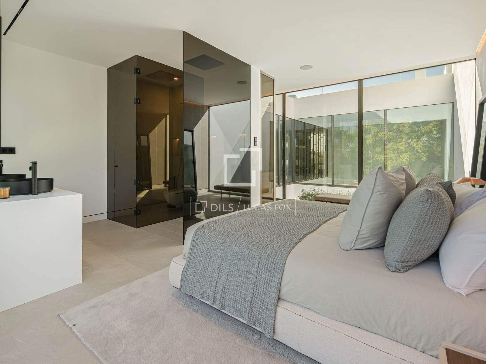 3 bedroom Villa for sale in Marbella with pool garage - € 6,300,000 (Ref: 10031152)