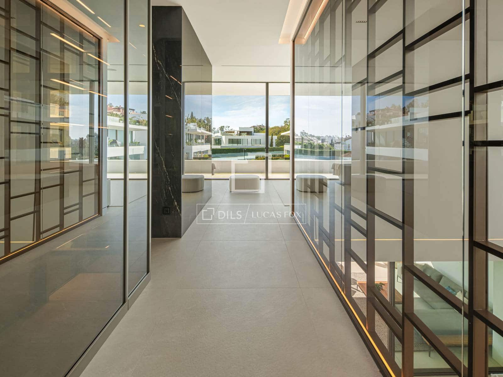 3 bedroom Villa for sale in Marbella with pool garage - € 6,300,000 (Ref: 10031152)