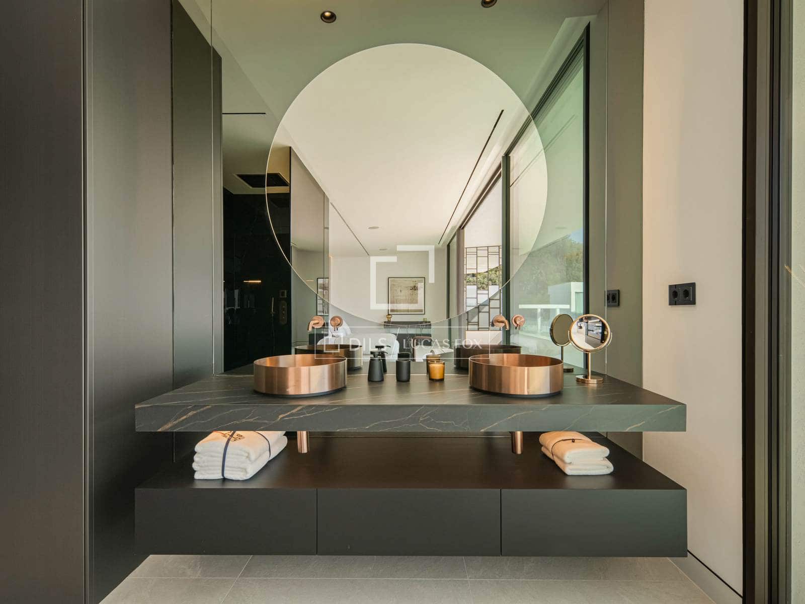 3 bedroom Villa for sale in Marbella with pool garage - € 6,300,000 (Ref: 10031152)