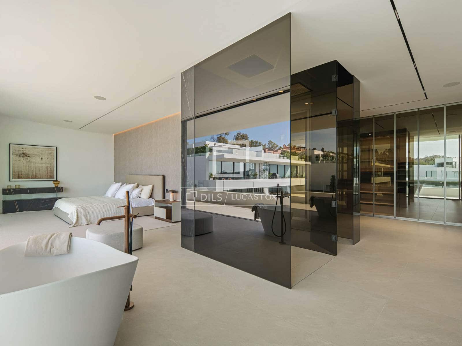 3 bedroom Villa for sale in Marbella with pool garage - € 6,300,000 (Ref: 10031152)