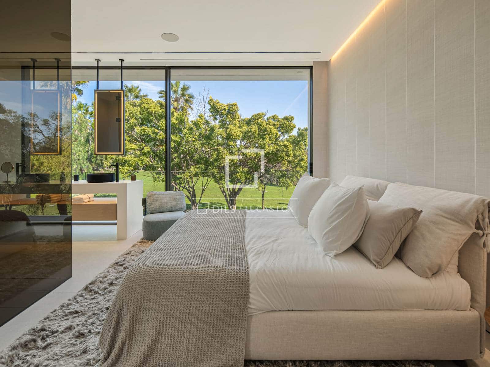 3 bedroom Villa for sale in Marbella with pool garage - € 6,300,000 (Ref: 10031152)