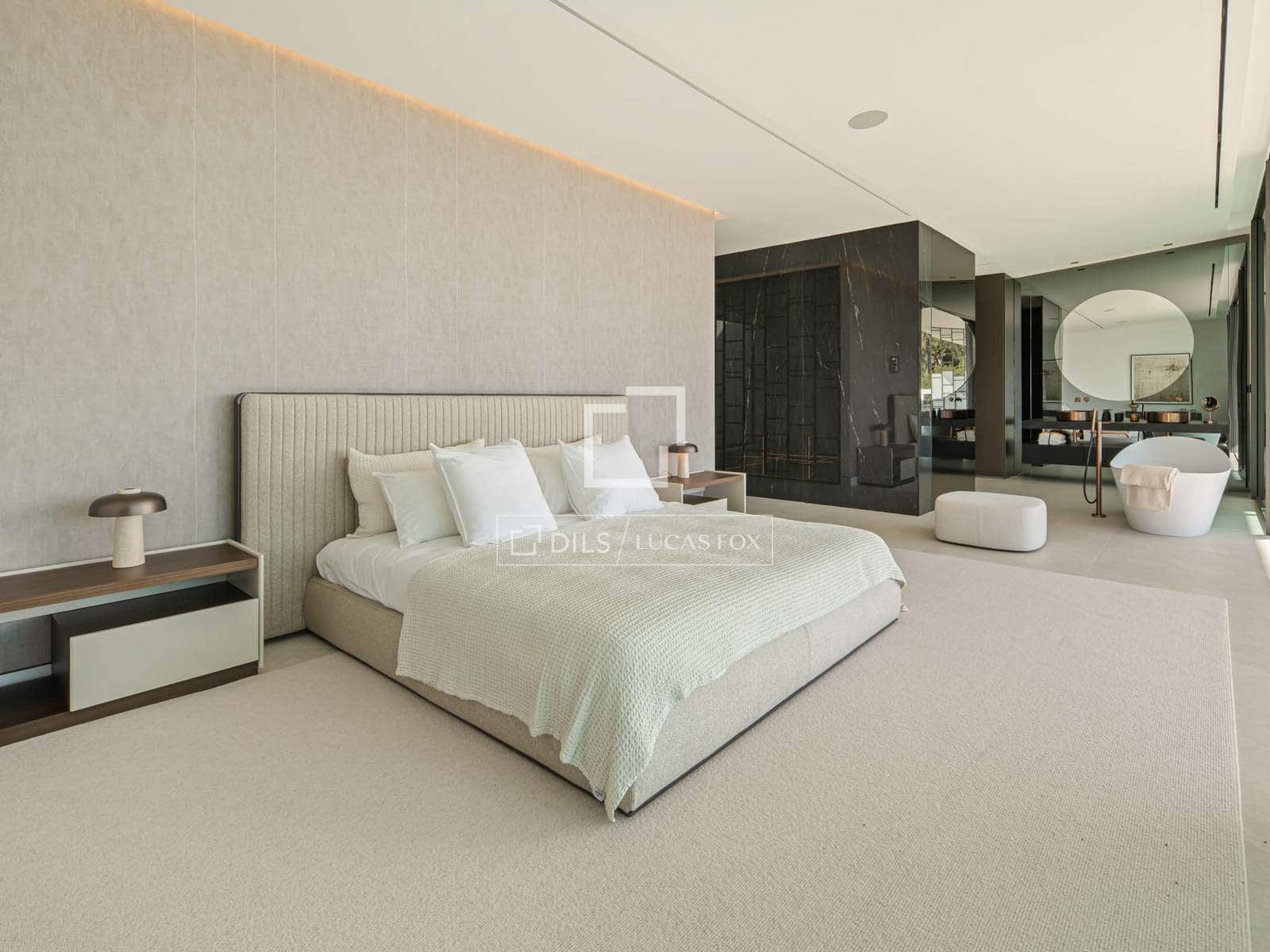 3 bedroom Villa for sale in Marbella with pool garage - € 6,300,000 (Ref: 10031152)