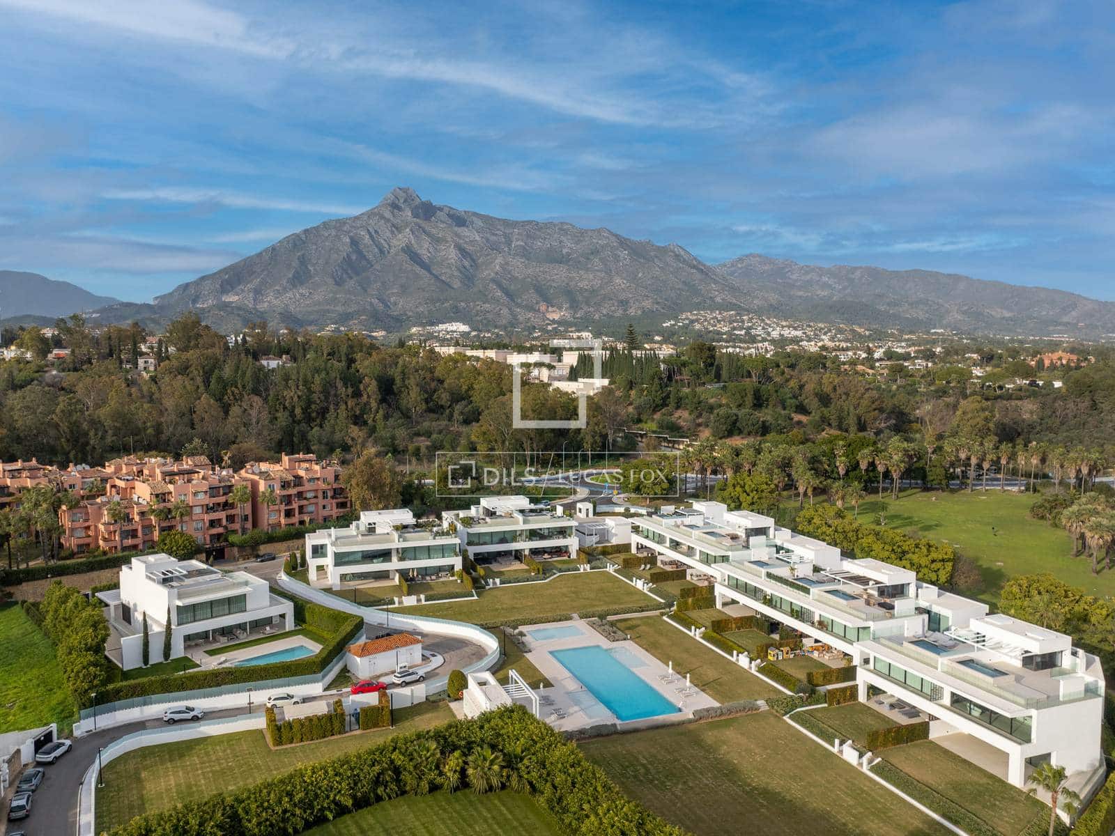 3 bedroom Villa for sale in Marbella with pool garage - € 6,300,000 (Ref: 10031152)
