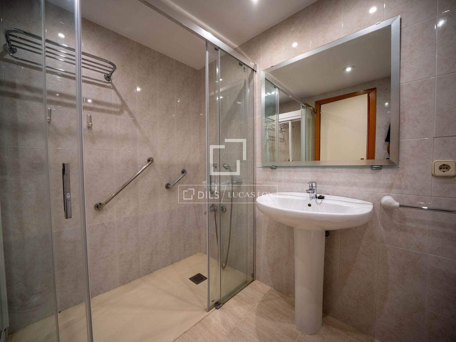 2 bedroom Apartment for sale in Palma de Mallorca with garage - € 710,000 (Ref: 10031154)