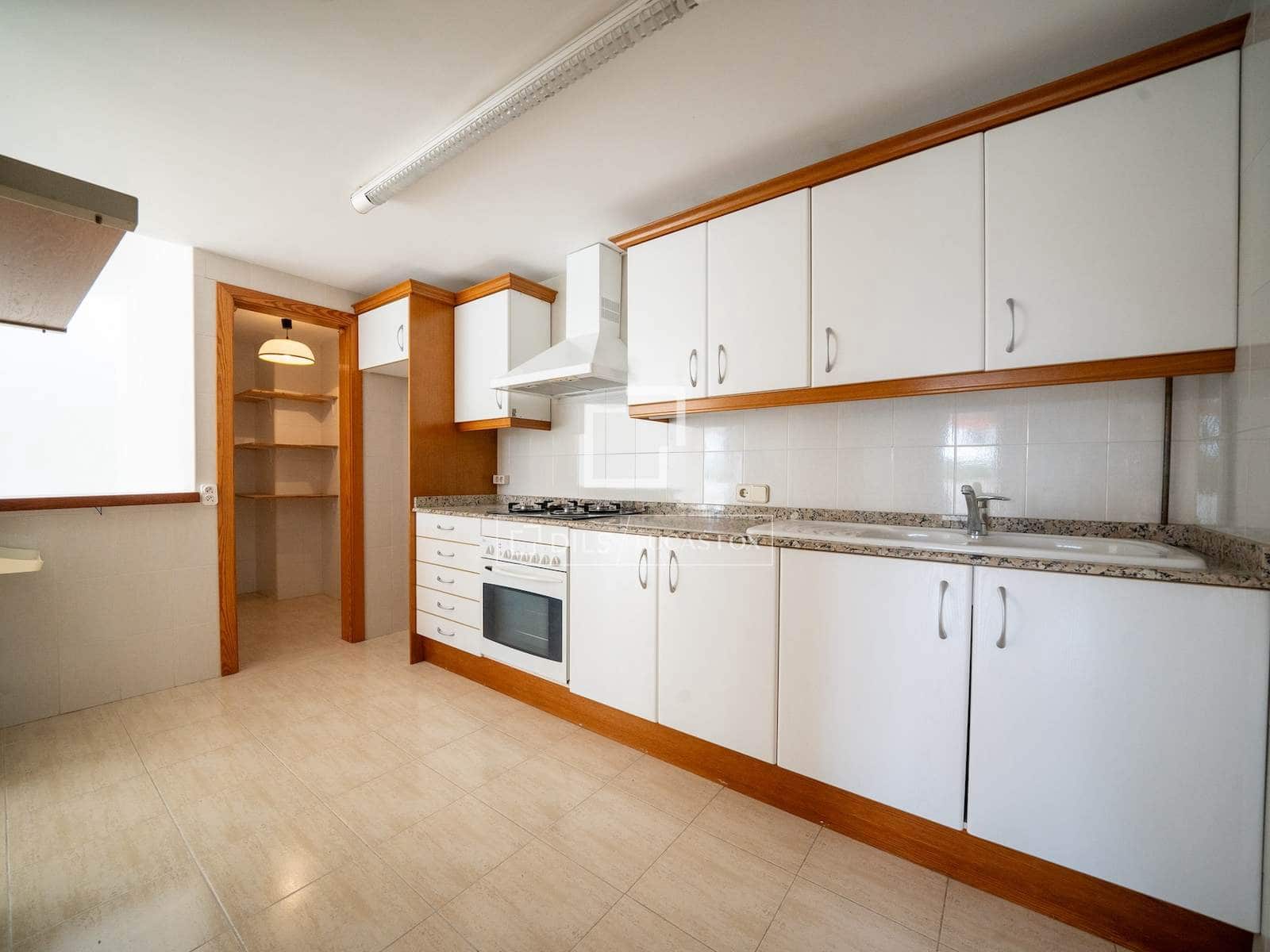 2 bedroom Apartment for sale in Palma de Mallorca with garage - € 710,000 (Ref: 10031154)