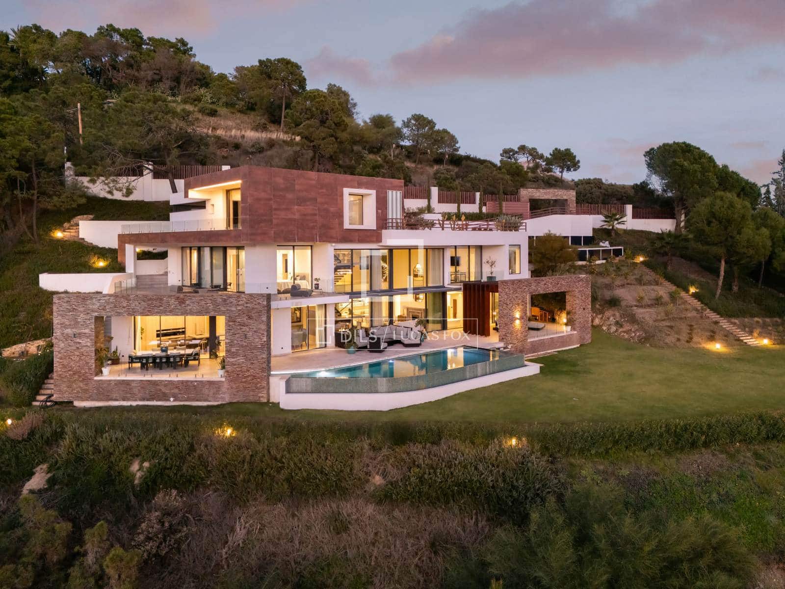 5 sypialnia Willa na sprzedaż w Marbella z basenem garażem - 8 995 000 € (Ref: 10031242)