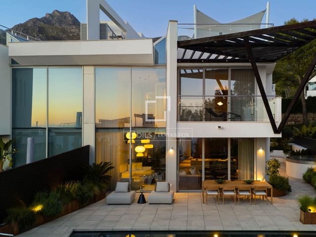 Chalet de 4 habitaciones en Marbella en venta con piscina garaje - 3.950.000 € (Ref: 10031243)