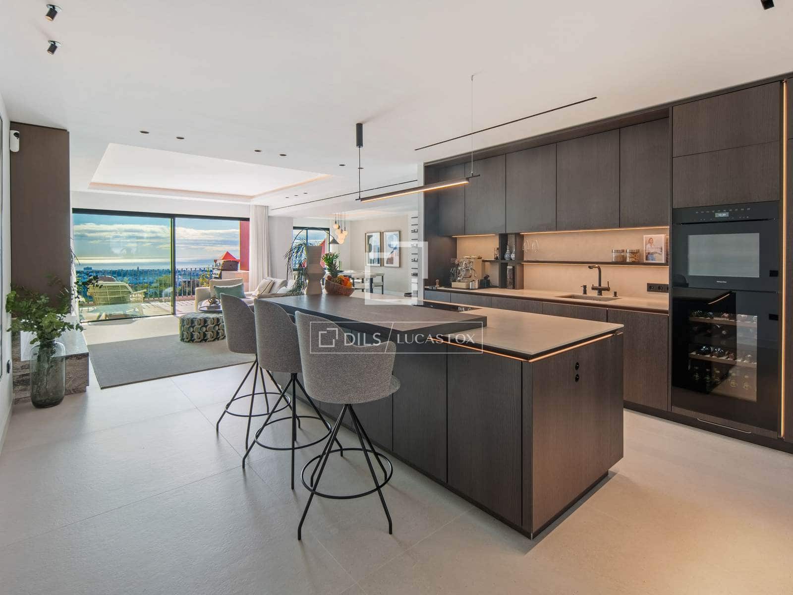 2 quarto Penthouse para venda em Marbella com piscina garagem - 1 950 000 € (Ref: 10031245)