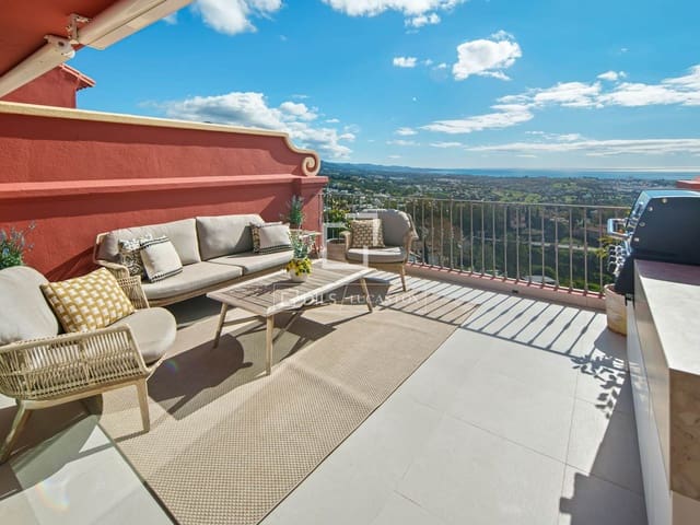 2 quarto Penthouse para venda em Marbella com piscina garagem - 1 950 000 € (Ref: 10031245)