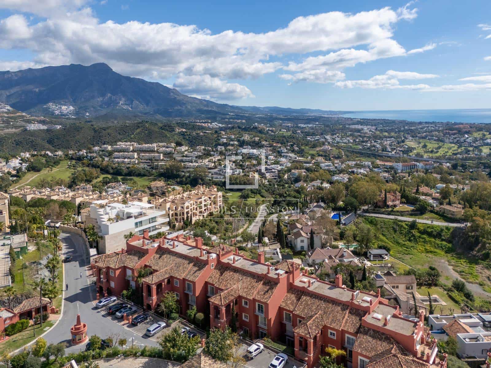 2 quarto Penthouse para venda em Marbella com piscina garagem - 1 950 000 € (Ref: 10031245)