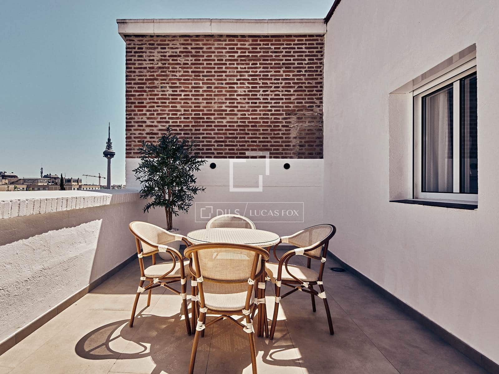 Apartamento de 3 habitaciones en Madrid ciudad en venta - 1.899.000 € (Ref: 10032472)