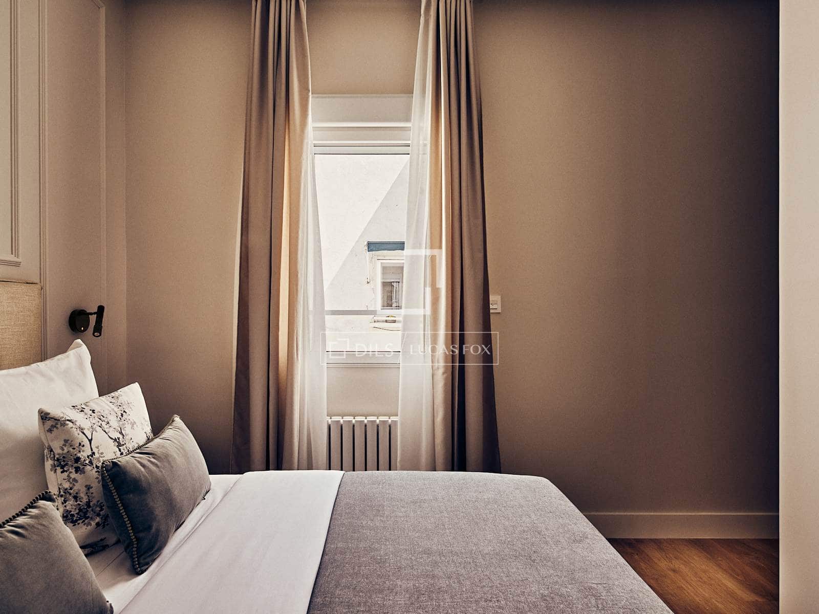 Apartamento de 3 habitaciones en Madrid ciudad en venta - 1.899.000 € (Ref: 10032472)