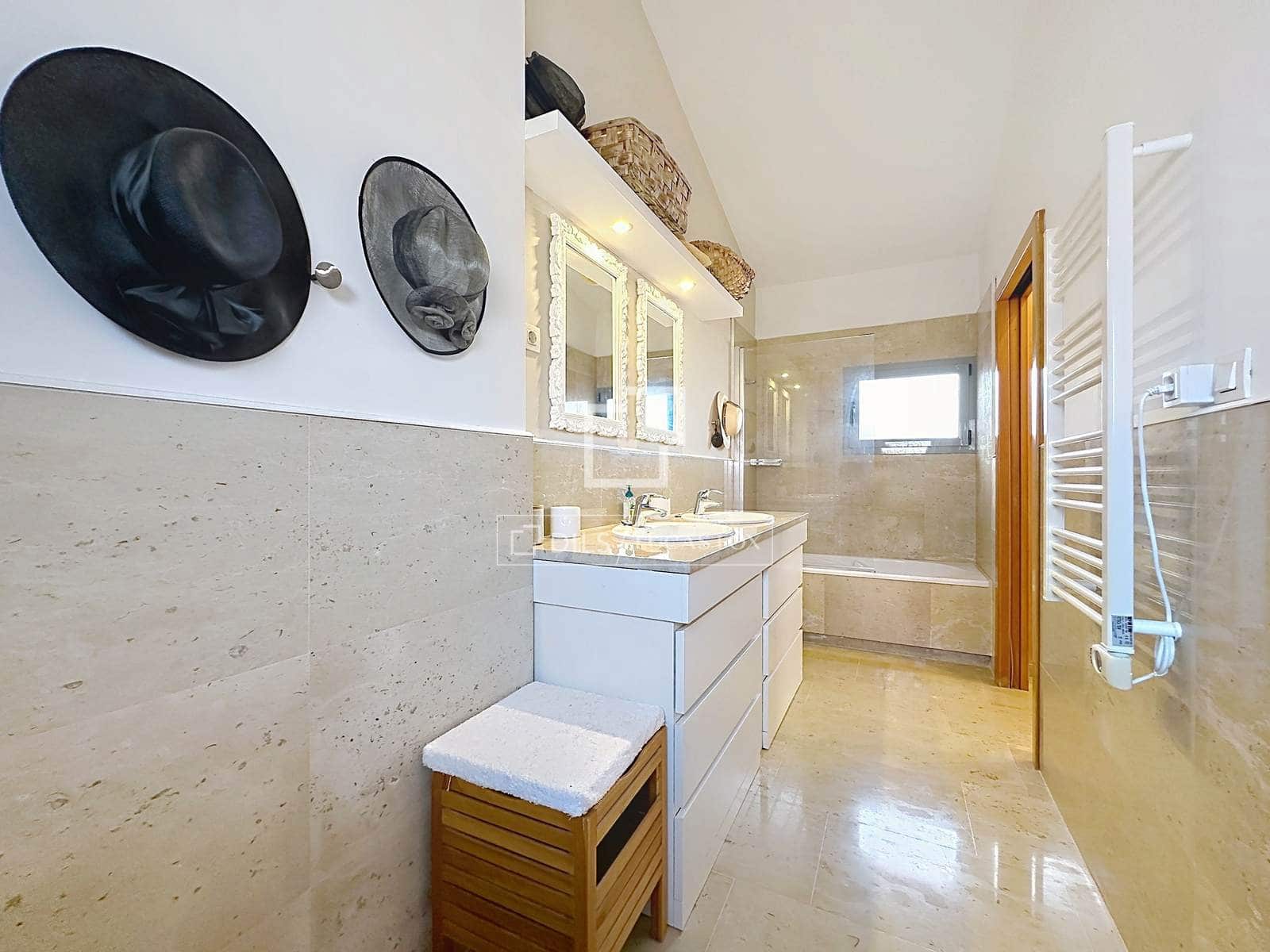3 chambre Penthouse à vendre à Ciutadella de Menorca avec piscine garage - 625 000 € (Ref: 10032474)