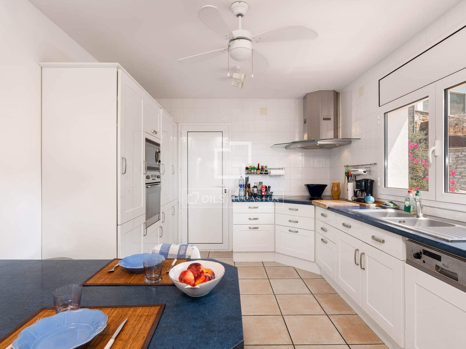 5 slaapkamer Villa te koop in Roses met zwembad garage - € 905.000 (Ref: 10033059)