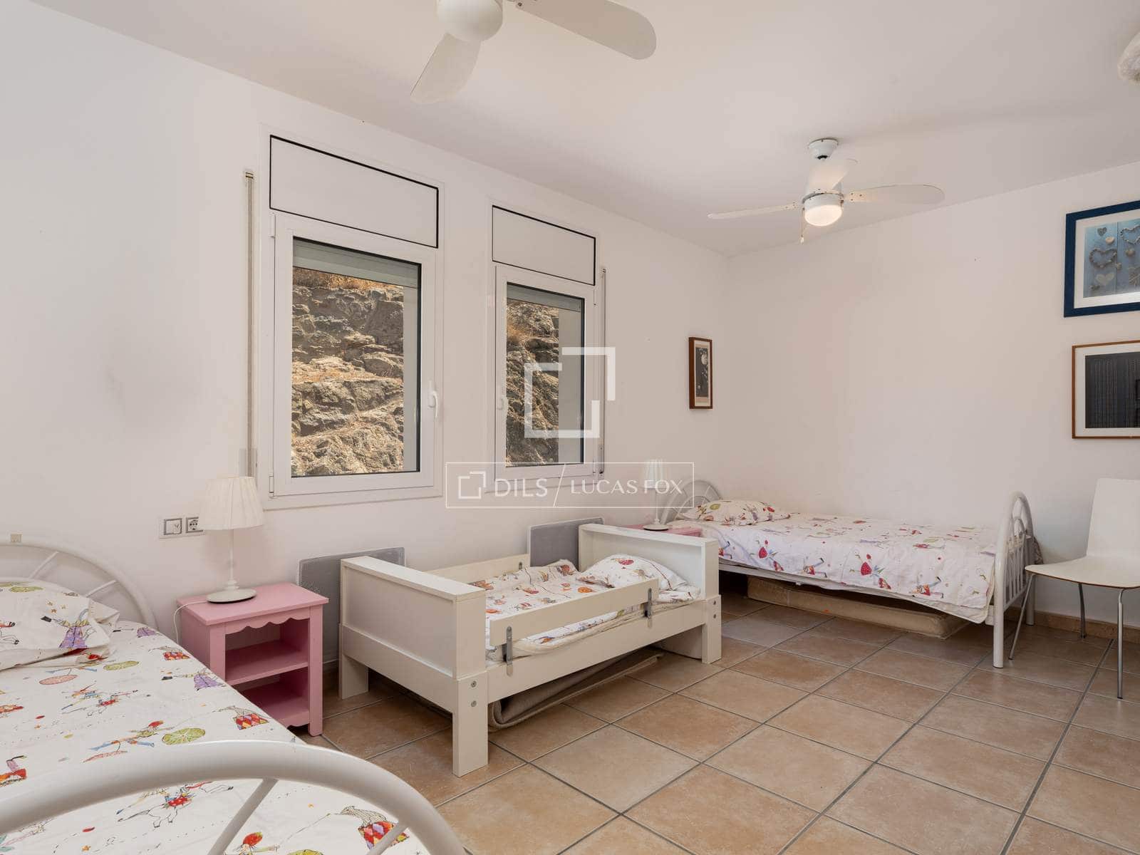 5 slaapkamer Villa te koop in Roses met zwembad garage - € 905.000 (Ref: 10033059)