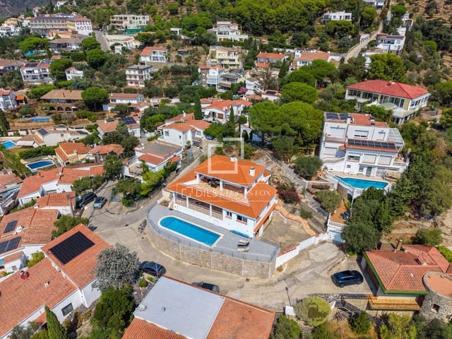 5 slaapkamer Villa te koop in Roses met zwembad garage - € 905.000 (Ref: 10033059)