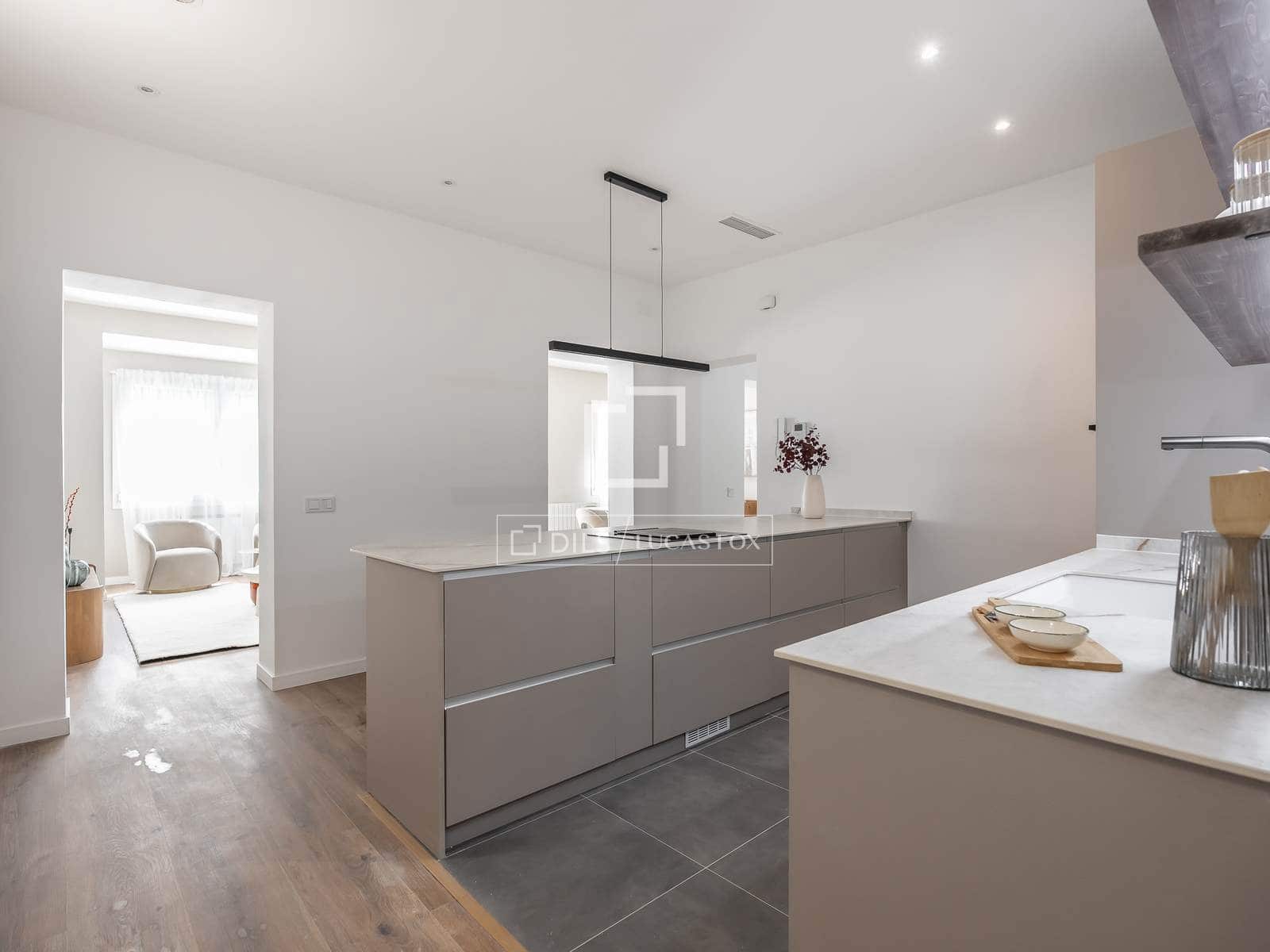 3 bedroom Apartment for sale in Madrid city - € 1,395,000 (Ref: 10033152)