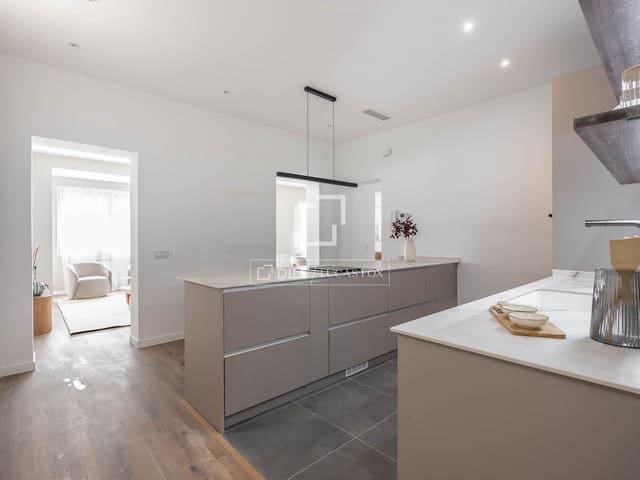3 bedroom Apartment for sale in Argüelles, Madrid city - € 1,395,000 (Ref: 10033152)