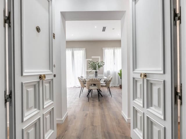 Apartamento de 3 habitaciones en Argüelles, Madrid ciudad en venta - 1.395.000 € (Ref: 10033152)
