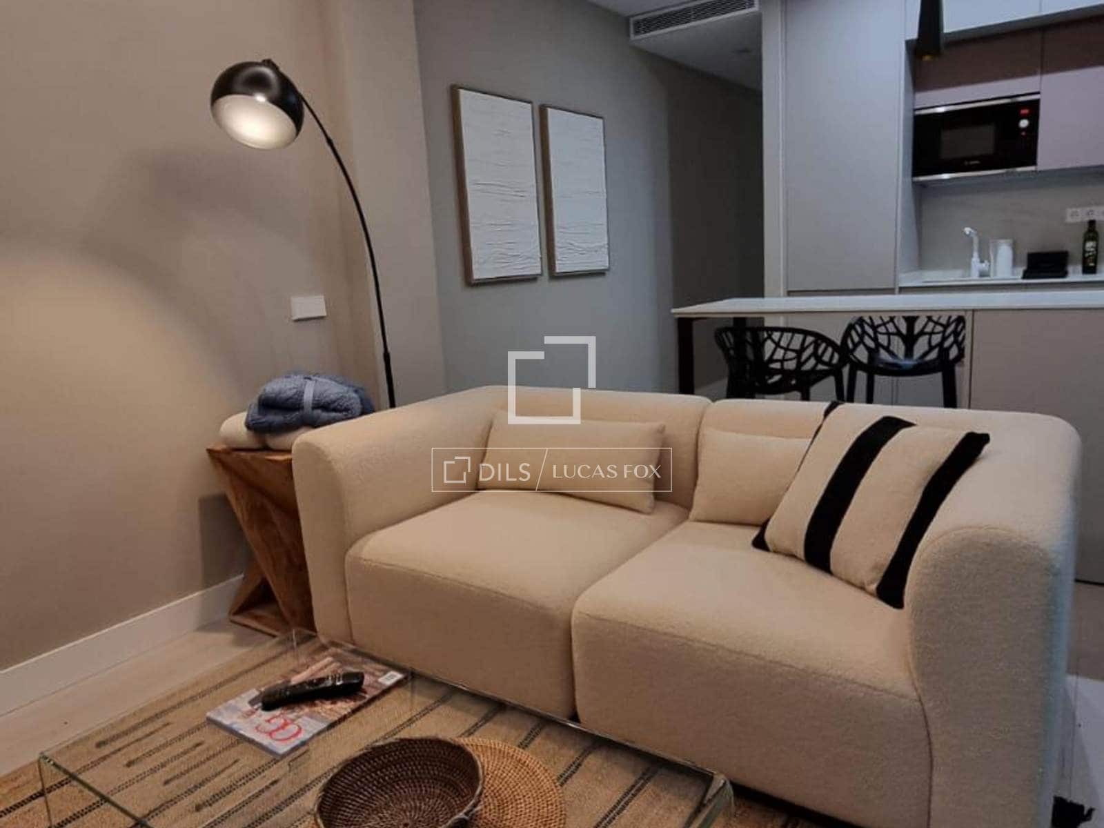 Appartement de 1 chambre à louer à Madrid ville avec garage - 2 200 € (Ref: 10034473)