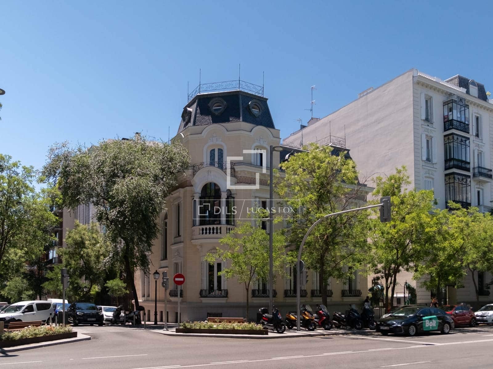 Appartement de 1 chambre à louer à Madrid ville avec garage - 2 200 € (Ref: 10034473)