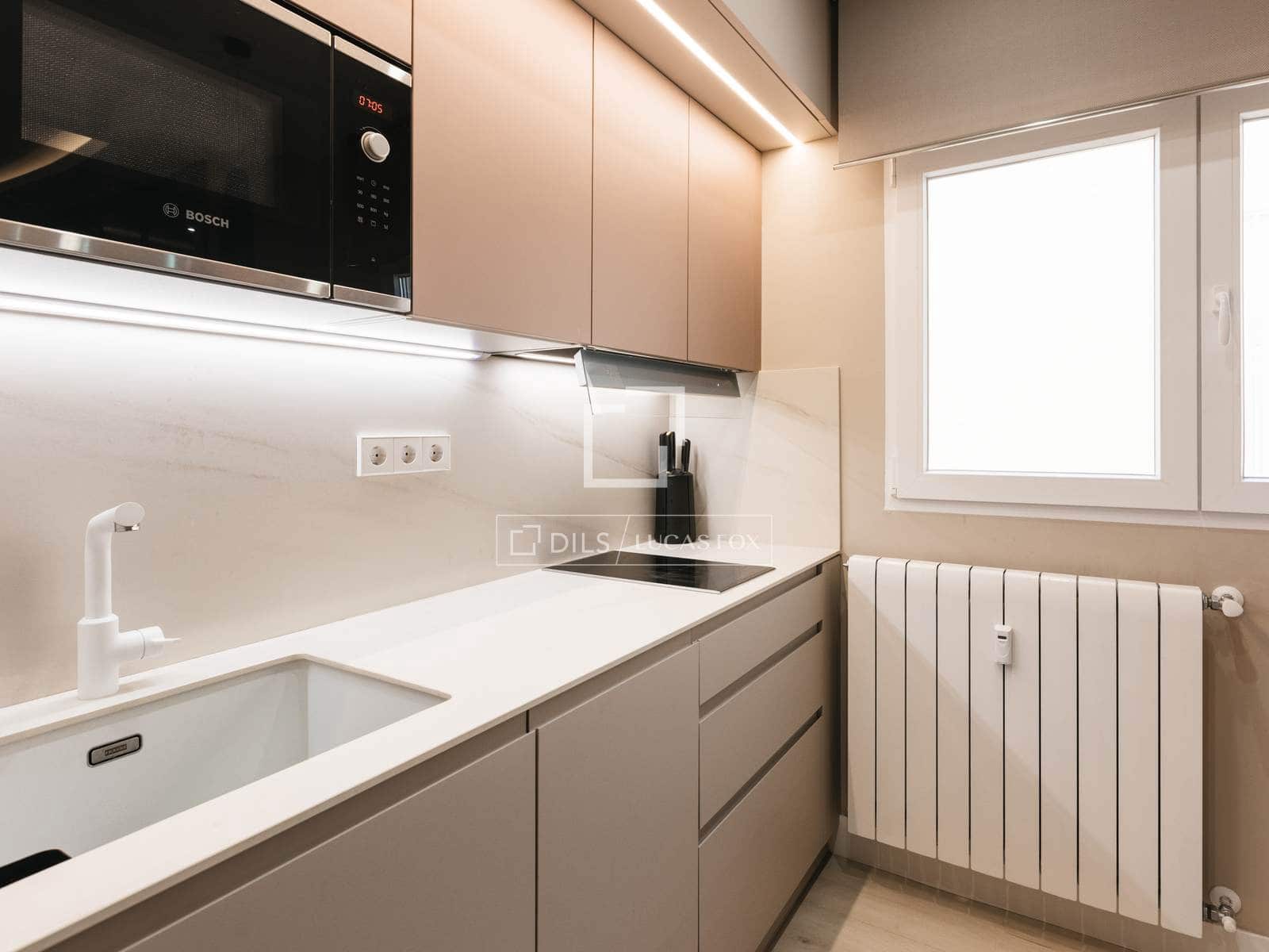 1 bedroom Apartment for rent in Madrid city with garage - € 2,200 (Ref: 10034473)
