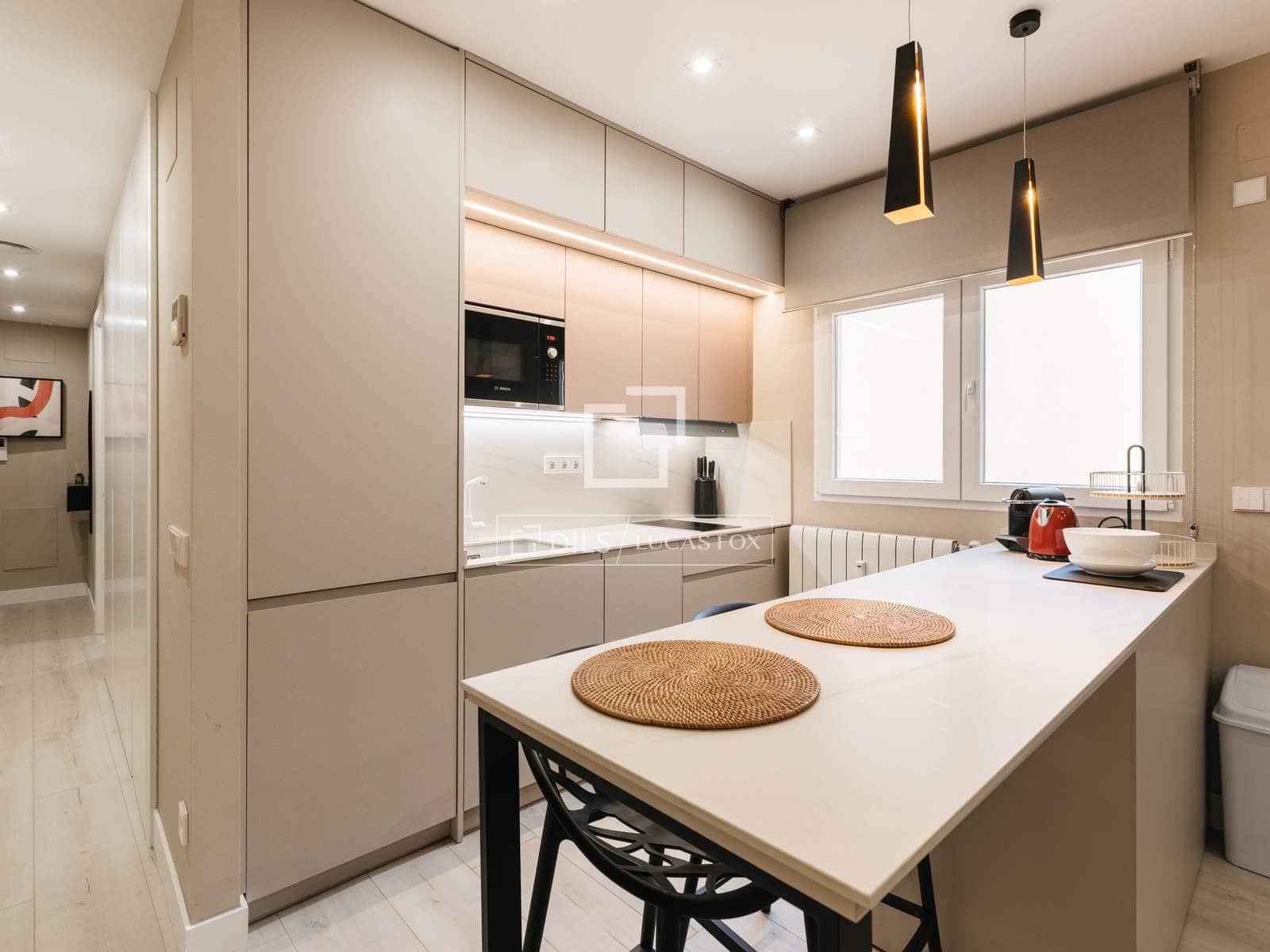 1 bedroom Apartment for rent in Madrid city with garage - € 2,200 (Ref: 10034473)