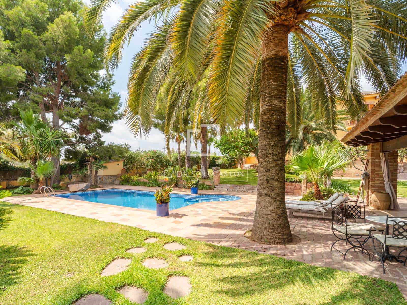 5 soveværelse Villa til salg i Naquera med swimmingpool garage - € 945.000 (Ref: 10035700)