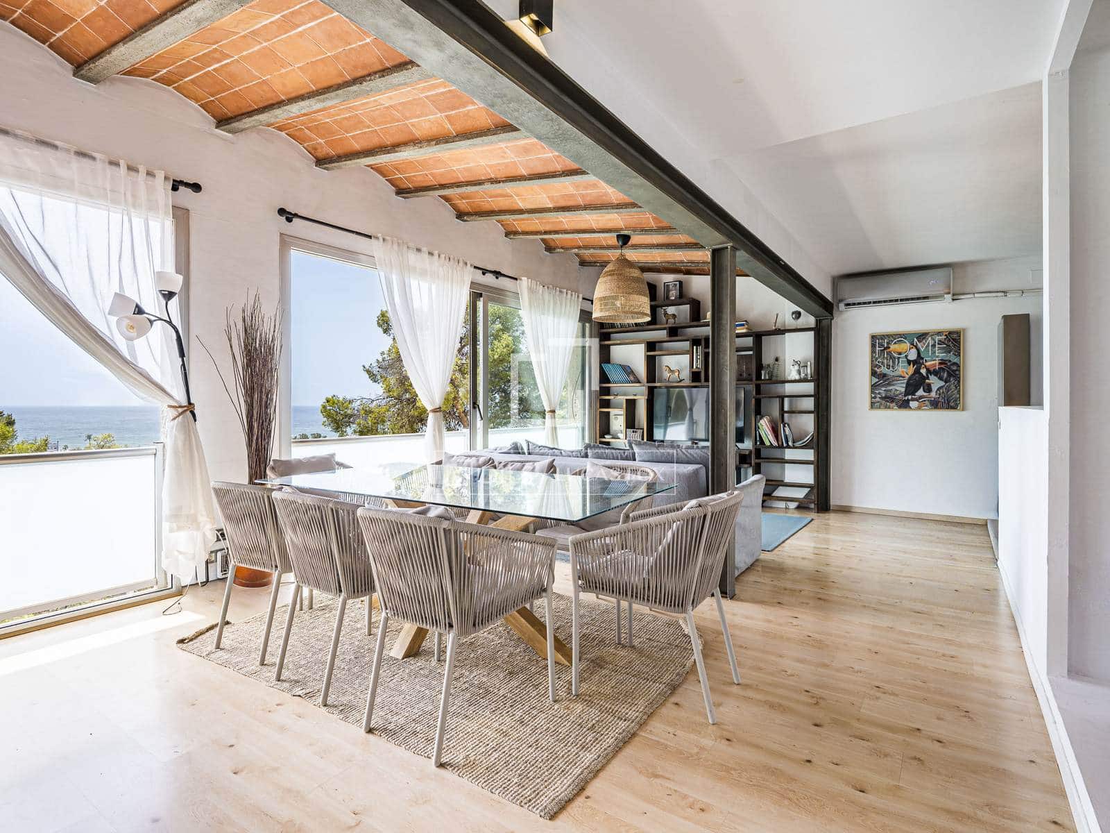 2 bedroom Villa for sale in Castelldefels with garage - € 950,000 (Ref: 10035959)