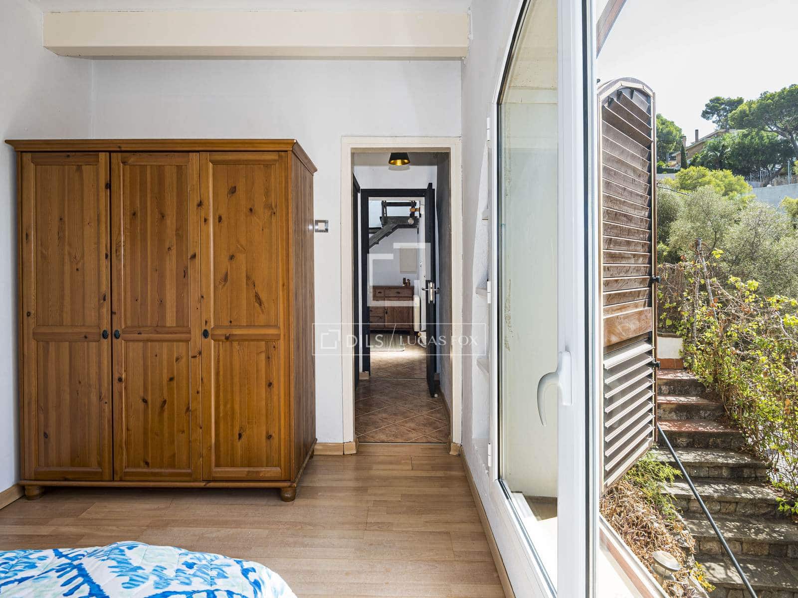 2 bedroom Villa for sale in Castelldefels with garage - € 950,000 (Ref: 10035959)