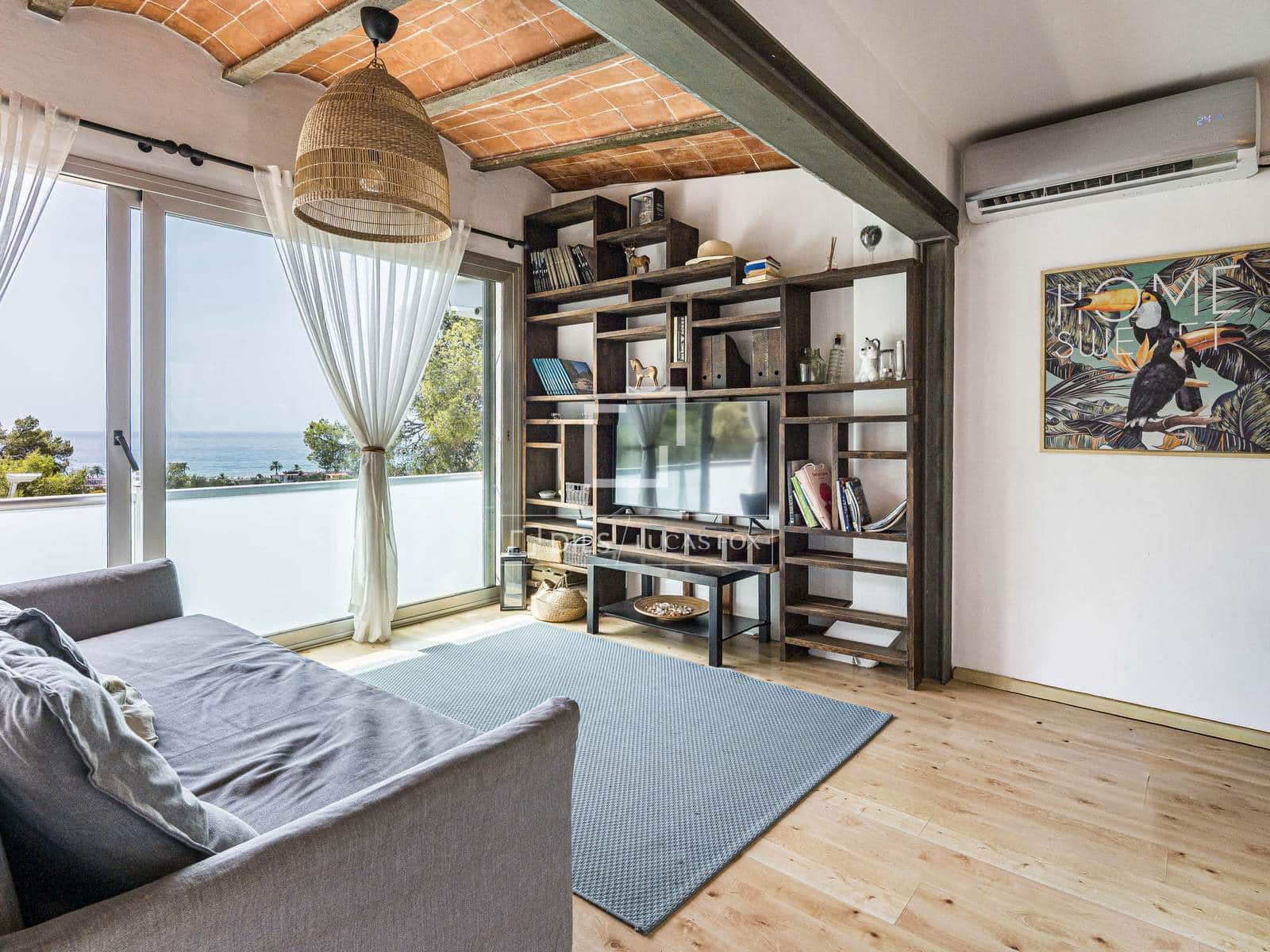 2 bedroom Villa for sale in Castelldefels with garage - € 950,000 (Ref: 10035959)