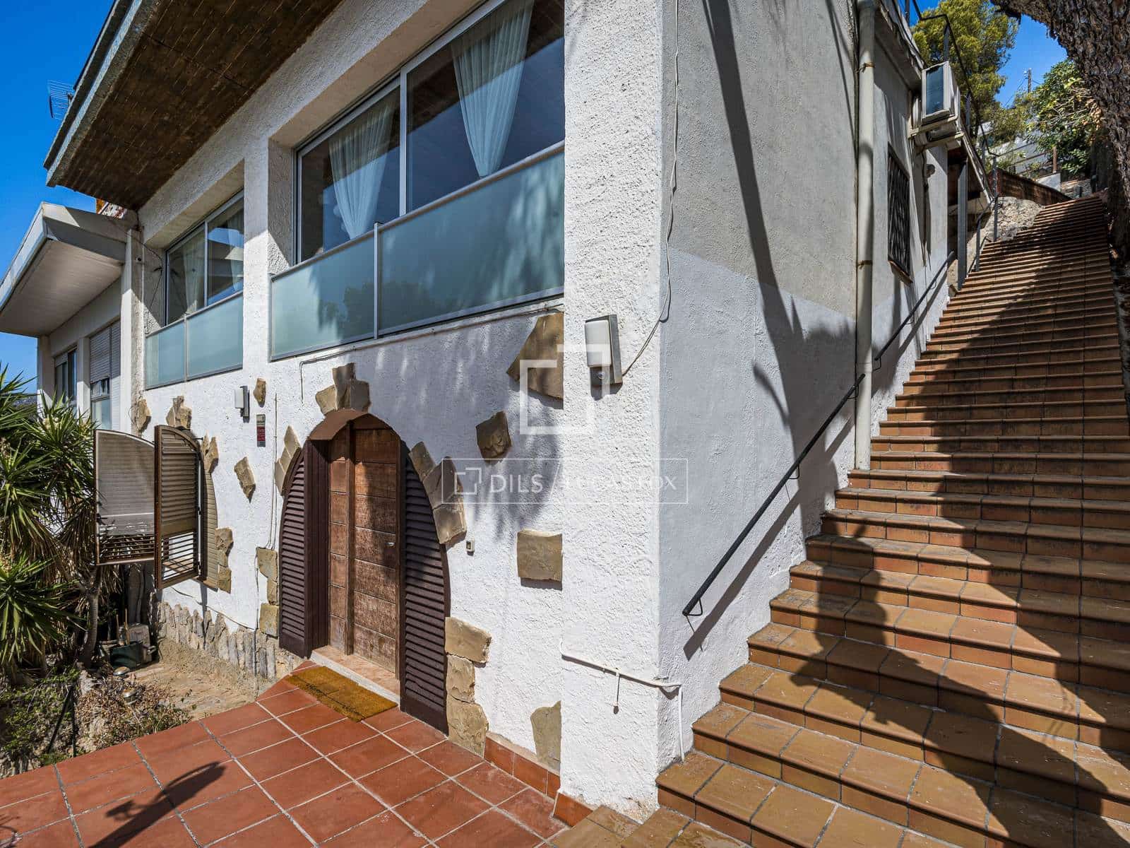 2 bedroom Villa for sale in Castelldefels with garage - € 950,000 (Ref: 10035959)