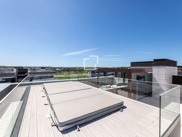 Ático de 3 habitaciones en Pozuelo de Alarcón en venta con piscina garaje - 2.270.000 € (Ref: 10036241)